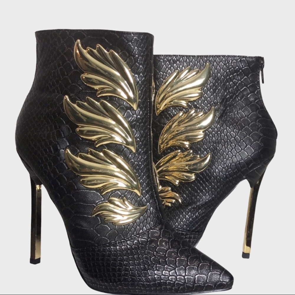 NWOT Ankle boots